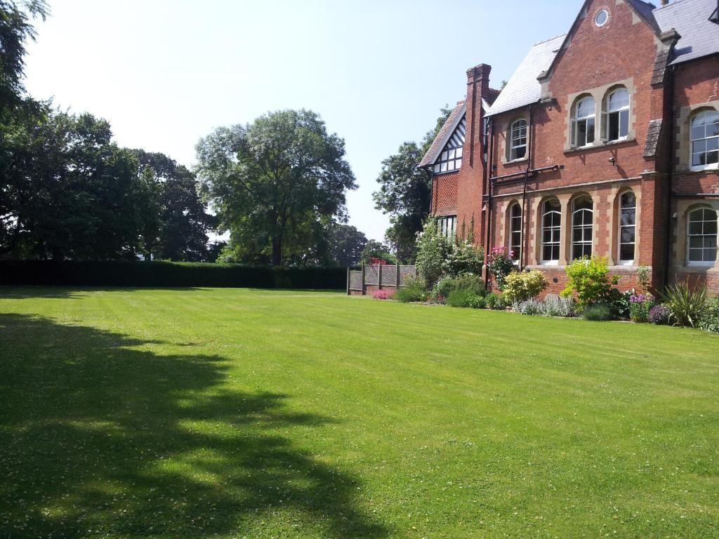 The Priory Bed & Breakfast Hereford Exterior photo